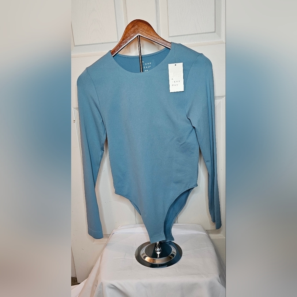 A New Day Seamless Long Sleeve Bodysuit Blue / Teal Crewneck - Size Medium - NWT